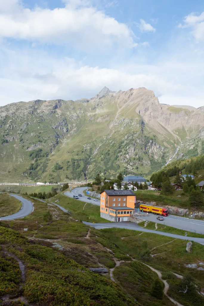 Le paysage économique du Valais à votre portée avec pouvoyeur de bonheur